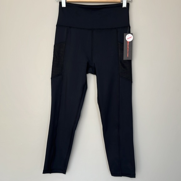 Mesh Pocket Crop Leggings - Picture 3 of 11